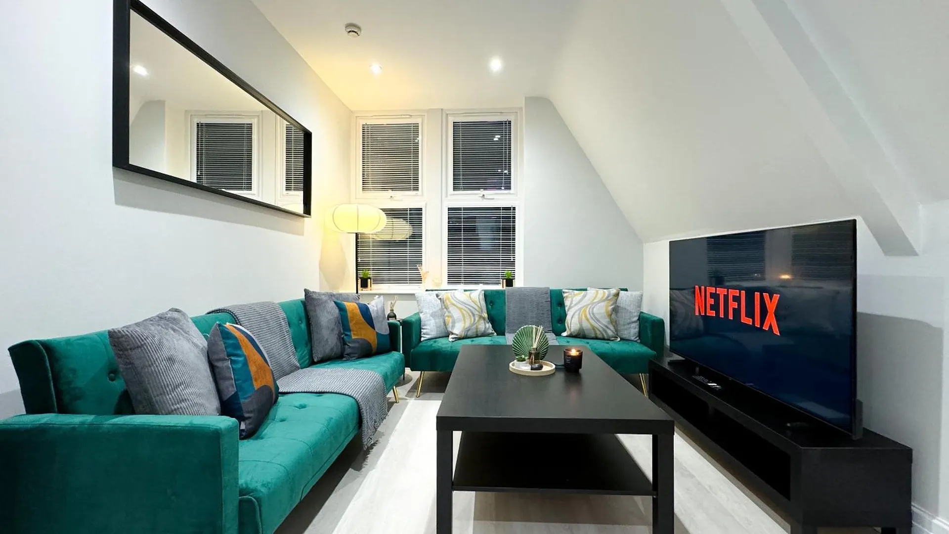 Modern & Relaxed 2 Bed Apartment Near City Centre