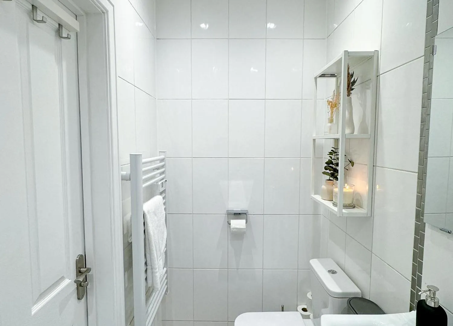 Modern & Relaxed 2 Bed Apartment Near City Centre  Cardiff